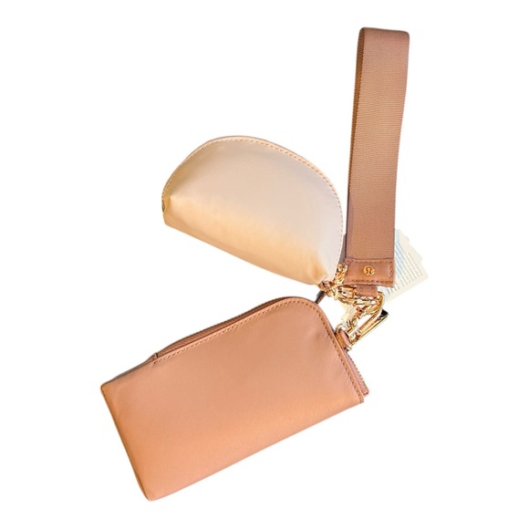 Lululemon Large Wristlet – NWT - Picture 2 of 2